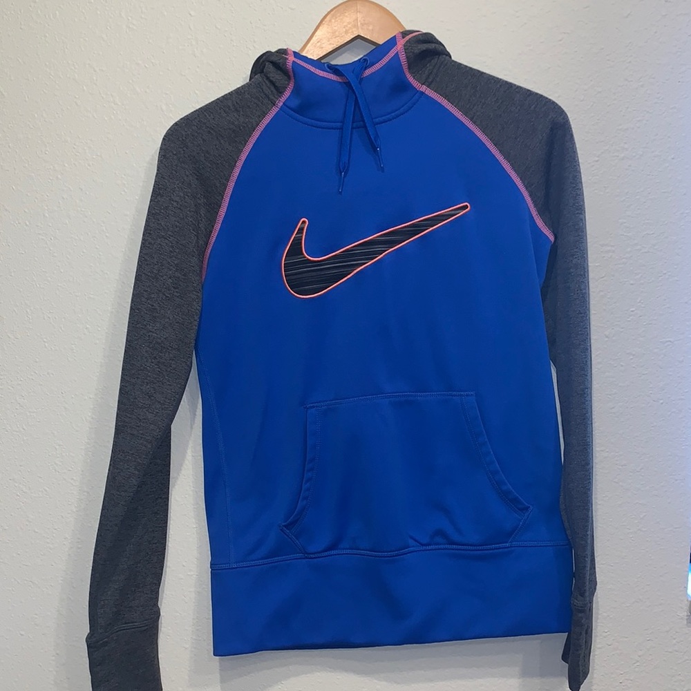 Therma fit NIKE hoodie